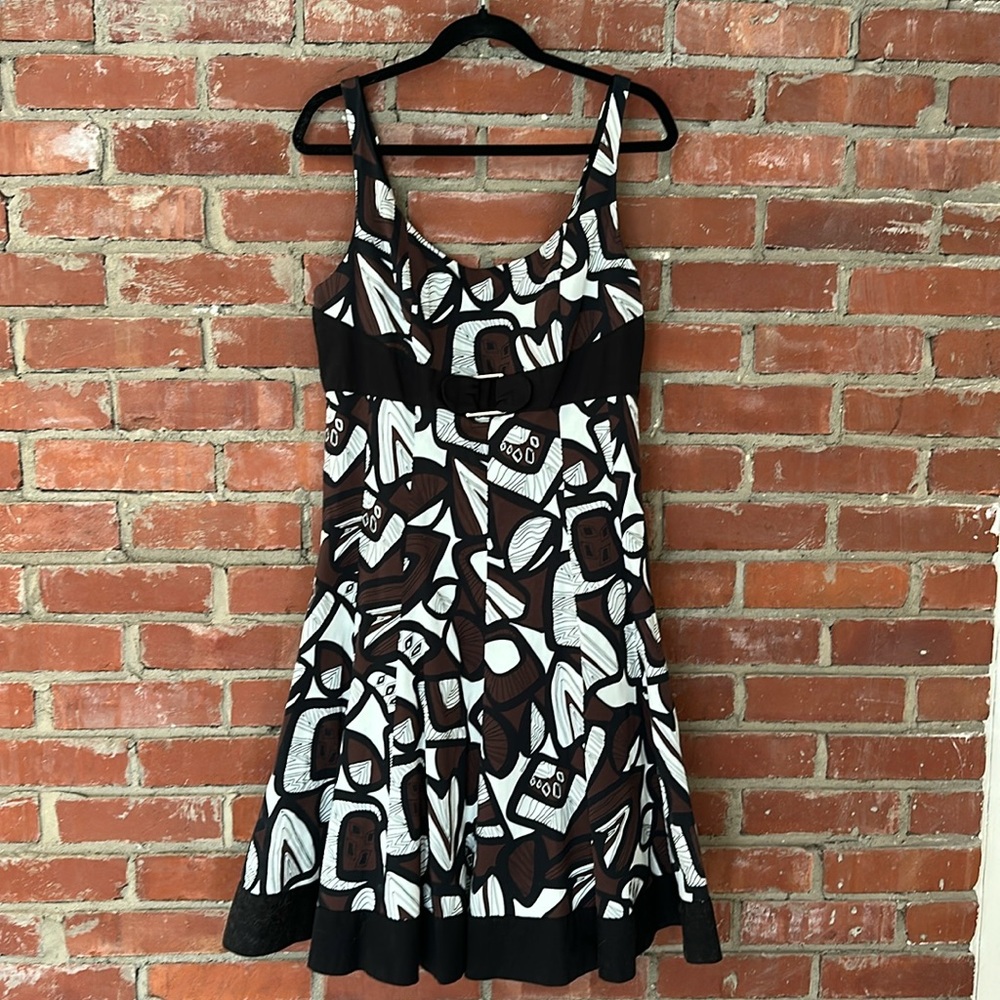 Fit and flare style Melanie Lyne dress